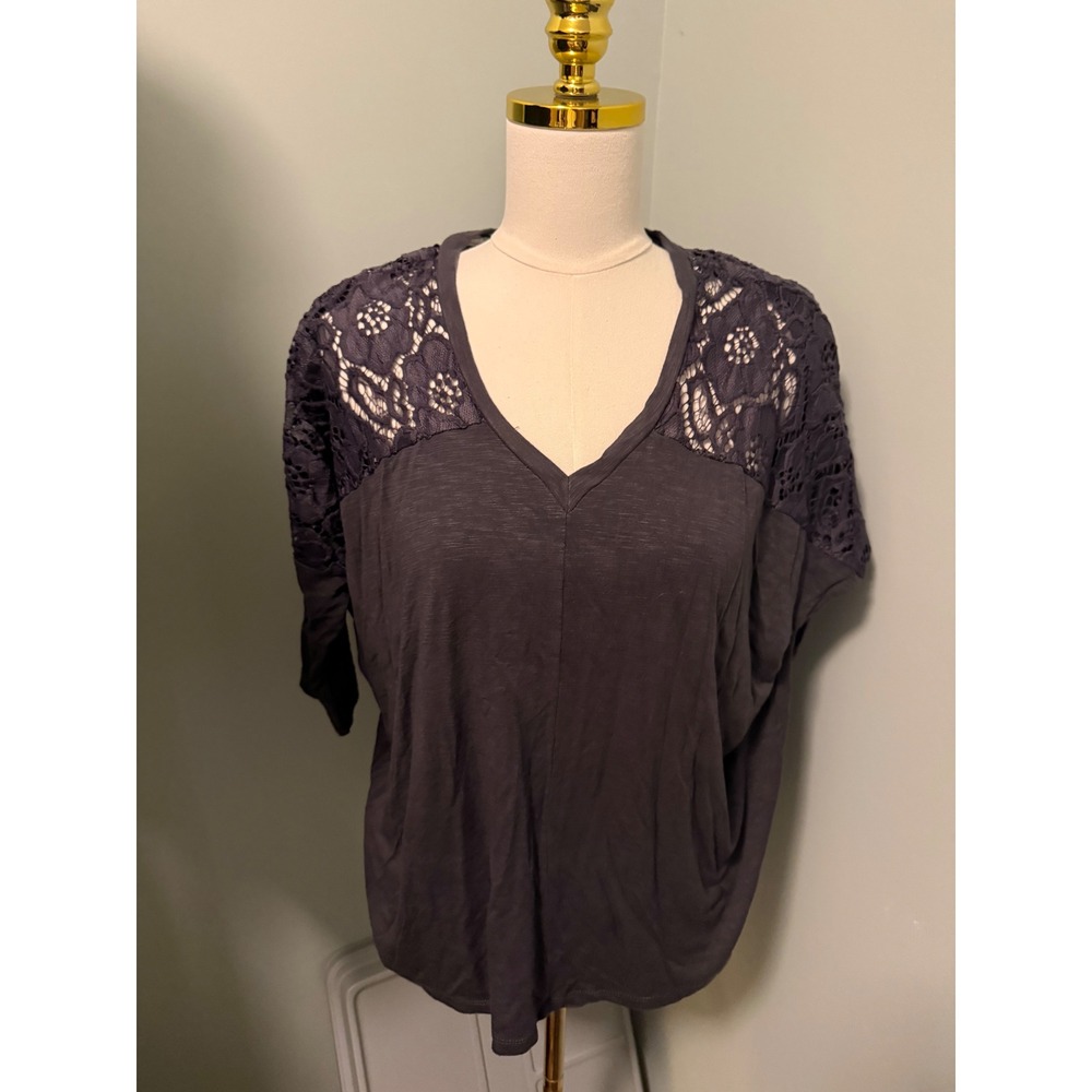 Dolan Left Coast Collection Gray Lace Shoulder V-Neck Slub Knit Top Small